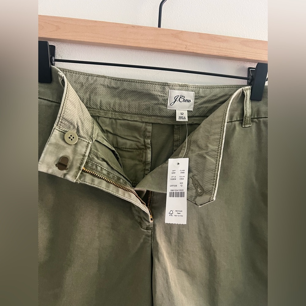 J.Crew Women’s 12 Olive Green Chino Shorts Classic Stretch Cotton Twill Mid Rise - Picture 5 of 6
